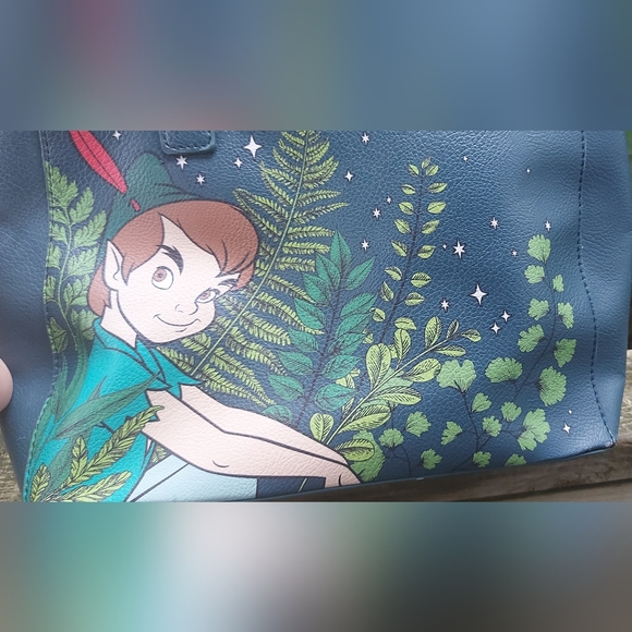 Loungefly Peter Pan & Tinkerbell pixie dust carryall - Picture 7 of 12